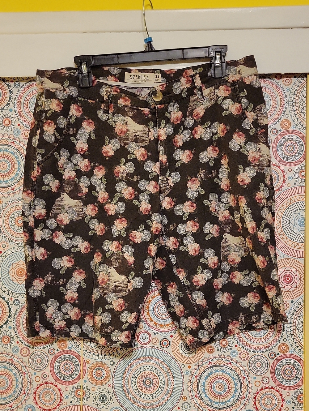 Ezekiel Black Floral Flat-Front Men’s Shorts